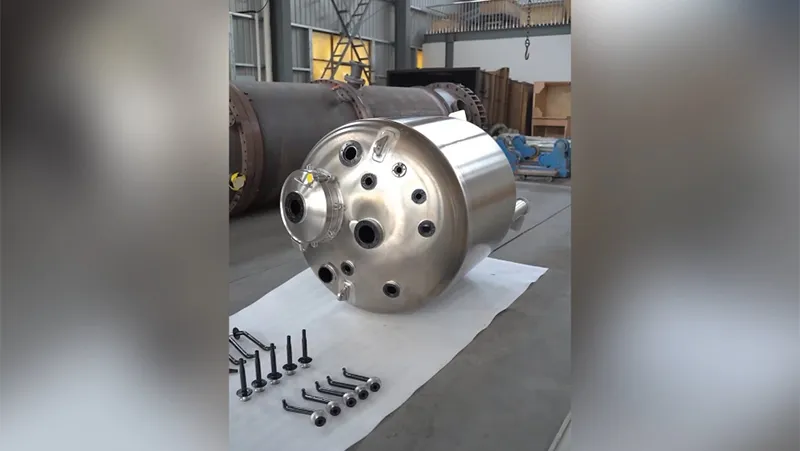 Lò phản ứng inox với lớp phủ Halar